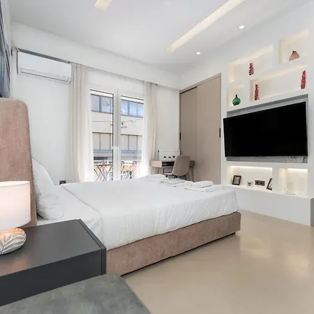 Apartment Minimal With Balcony In Pagrati, Athens